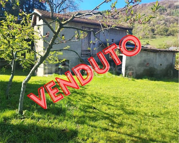 appartamento in vendita a Casazza in zona Mologno
