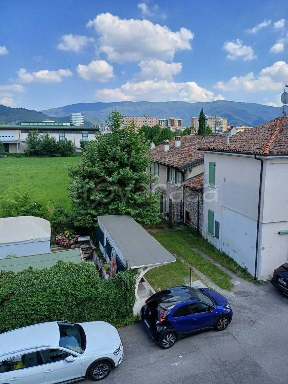 appartamento in vendita a Casazza