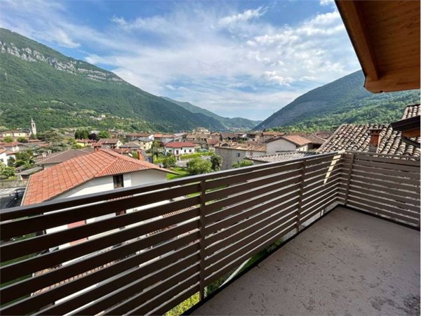 appartamento in vendita a Casazza in zona Mologno