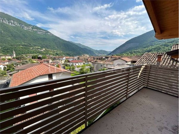 appartamento in vendita a Casazza in zona Mologno