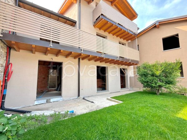 appartamento in vendita a Casazza in zona Mologno