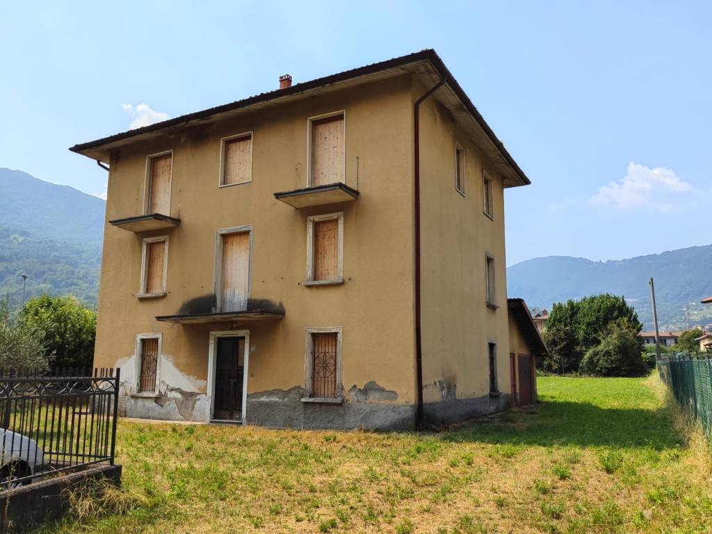 terreno edificabile in vendita a Casazza