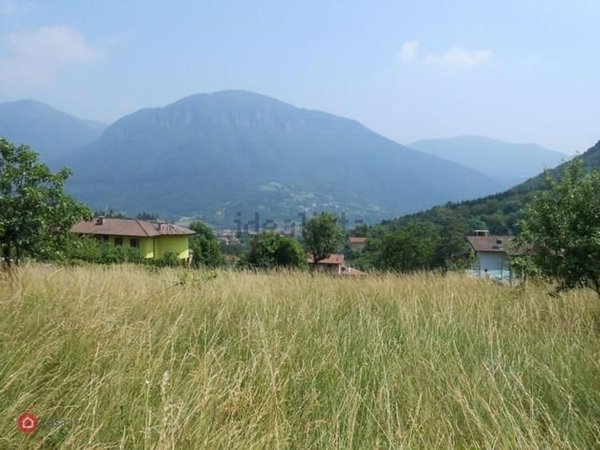 terreno edificabile in vendita a Casazza
