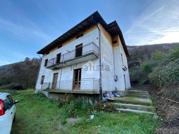 casa indipendente in vendita a Casazza