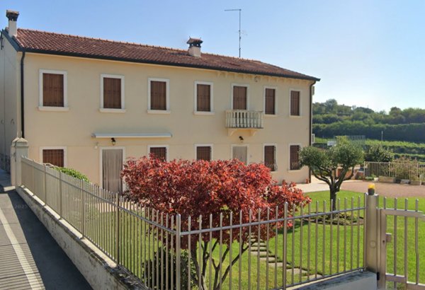 casa indipendente in vendita a Casazza in zona Colognola