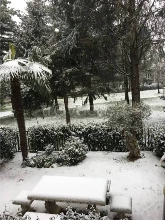 casa indipendente in vendita a Casazza in zona Colognola