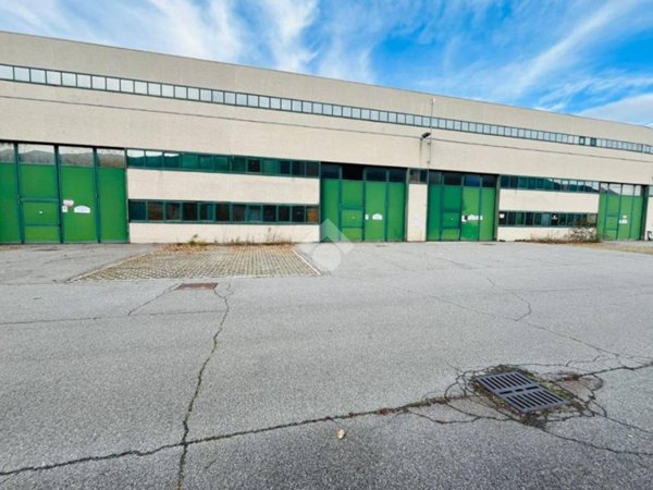 locale commerciale in vendita a Casazza