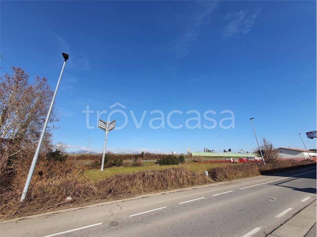 terreno edificabile in vendita a Casazza in zona Colognola