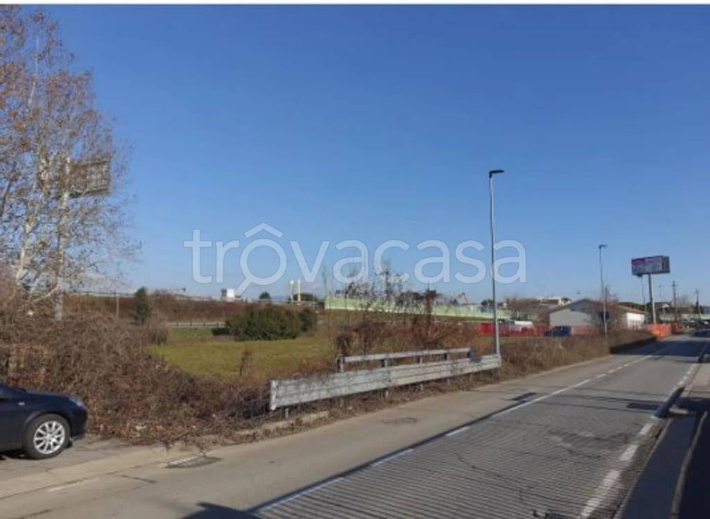 terreno edificabile in vendita a Casazza in zona Colognola