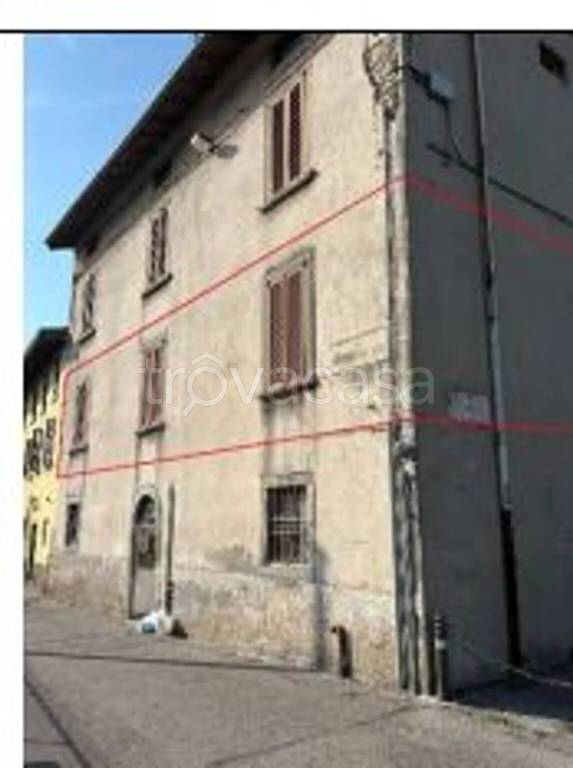 appartamento in vendita a Casazza in zona Colognola