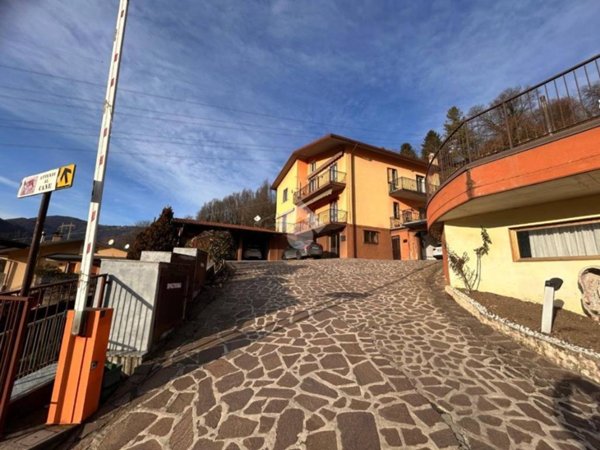 appartamento in vendita a Casazza in zona Colognola