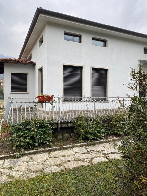 casa indipendente in vendita a Casazza