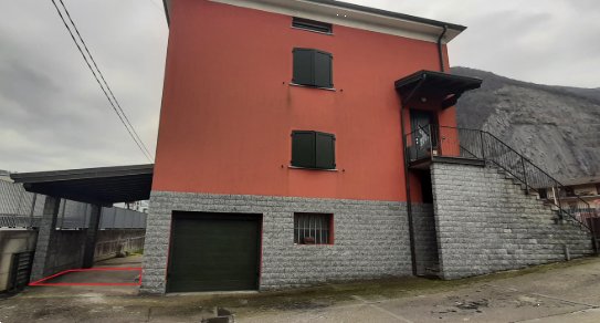 casa indipendente in vendita a Casazza