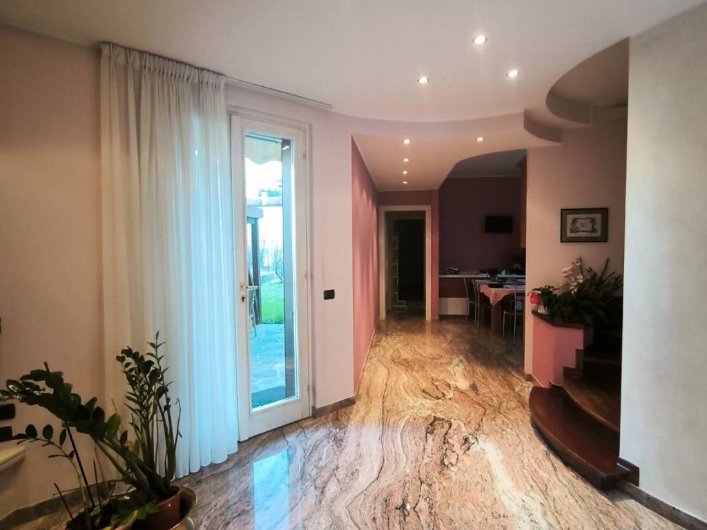 casa indipendente in vendita a Casazza