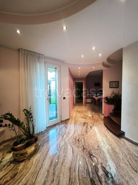 casa indipendente in vendita a Casazza