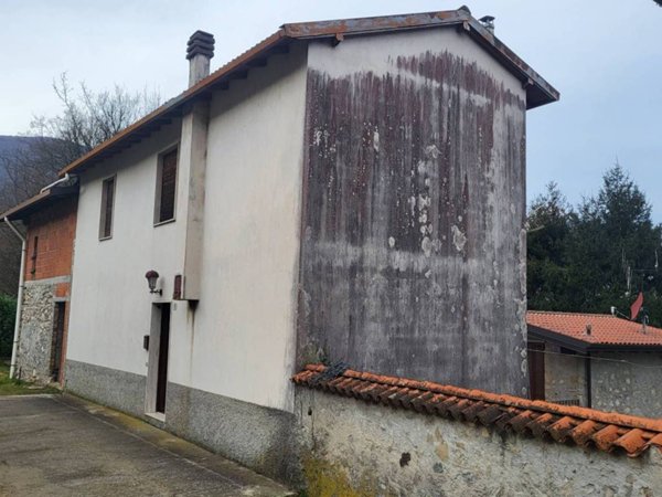 casa indipendente in vendita a Casazza