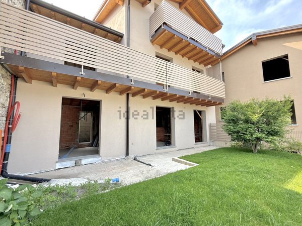 appartamento in vendita a Casazza in zona Mologno