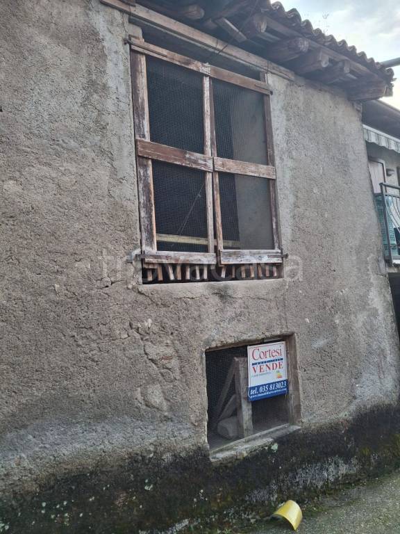 casa indipendente in vendita a Casazza in zona Colognola