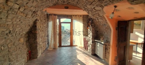 appartamento in vendita a Casazza in zona Colognola
