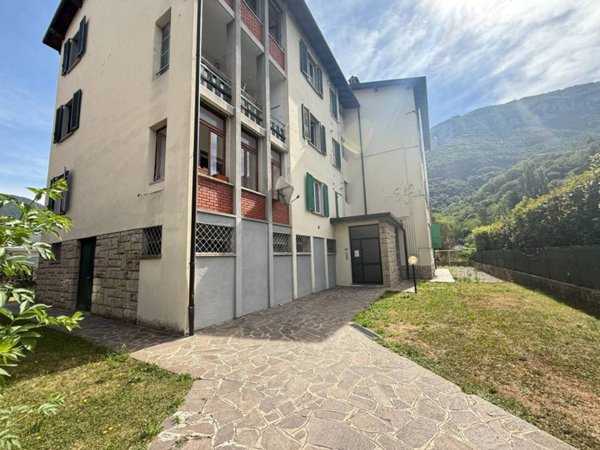 appartamento in vendita a Casazza in zona Colognola
