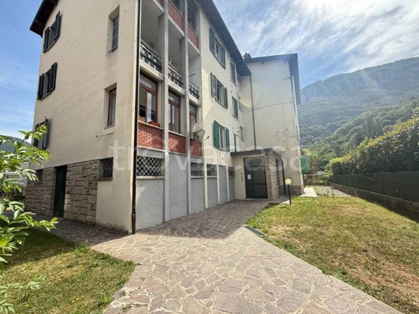 appartamento in vendita a Casazza in zona Colognola