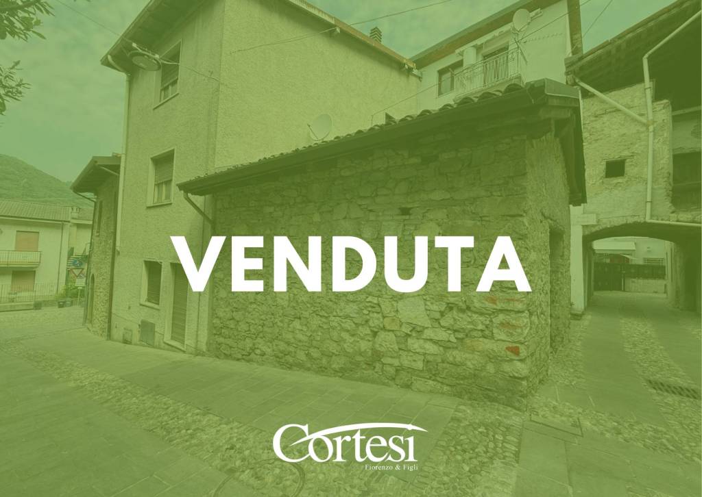 casa indipendente in vendita a Casazza in zona Colognola