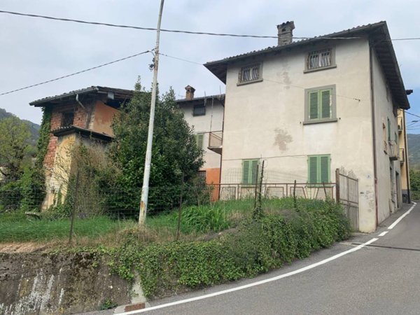 casa indipendente in vendita a Casazza in zona Mologno
