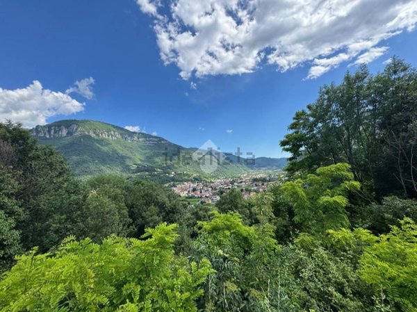 terreno edificabile in vendita a Casazza in zona Mologno