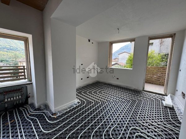 appartamento in vendita a Casazza in zona Mologno