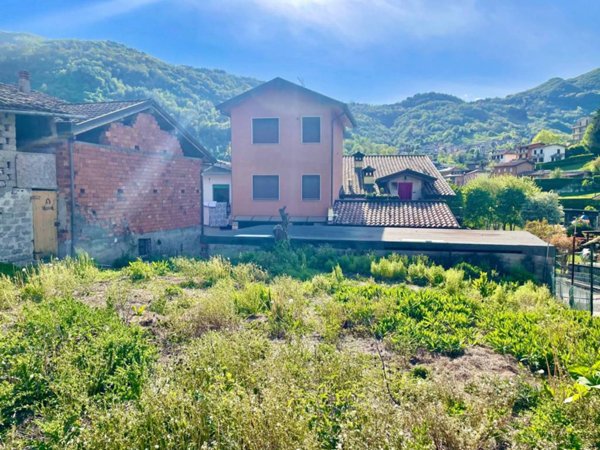 casa indipendente in vendita a Casazza in zona Mologno