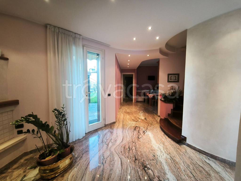 casa indipendente in vendita a Casazza