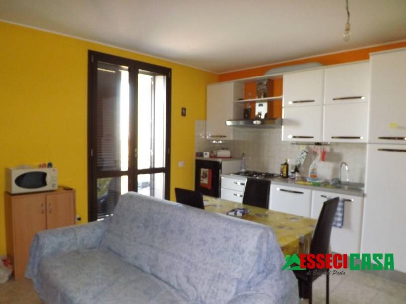 appartamento in vendita a Casirate d'Adda