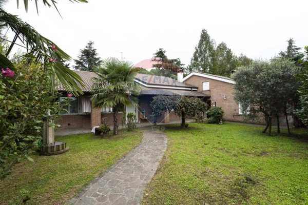 casa indipendente in vendita a Casirate d'Adda