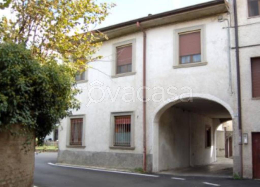 appartamento in vendita a Casirate d'Adda