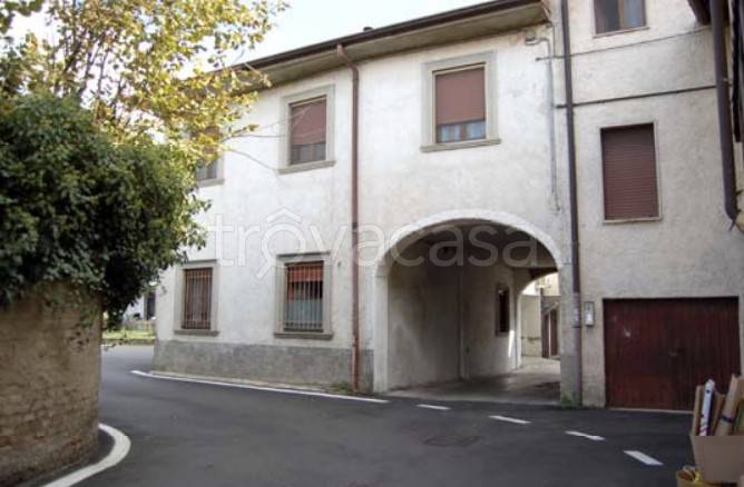 appartamento in vendita a Casirate d'Adda