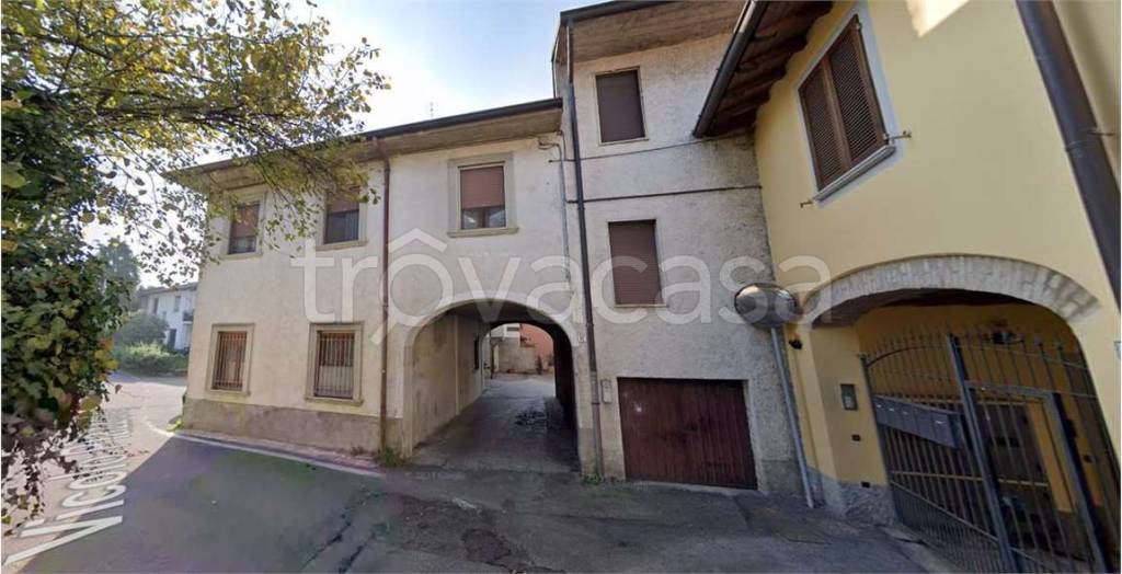 appartamento in vendita a Casirate d'Adda