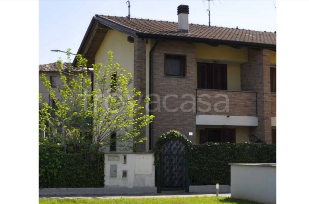 appartamento in vendita a Casirate d'Adda