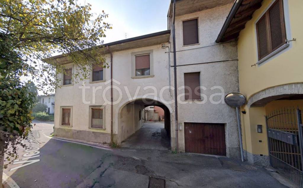 appartamento in vendita a Casirate d'Adda