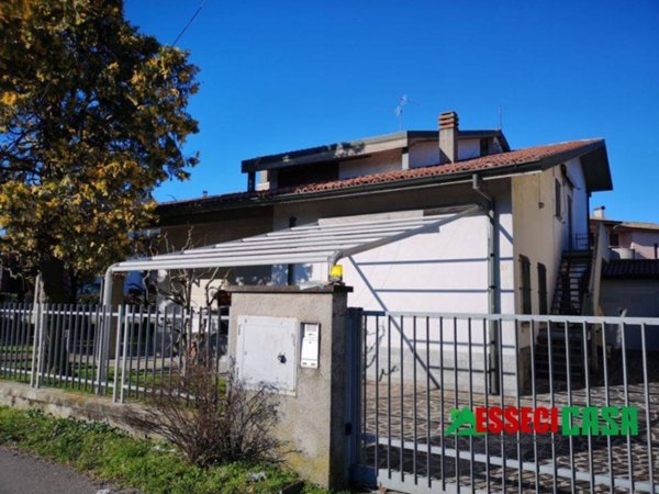 appartamento in vendita a Casirate d'Adda