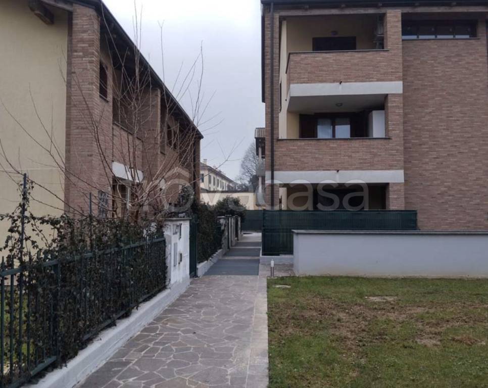 casa indipendente in vendita a Casirate d'Adda