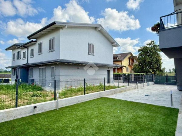 appartamento in vendita a Casirate d'Adda