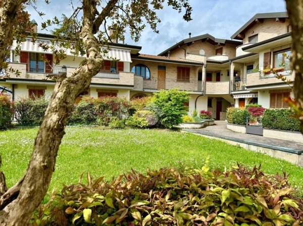 appartamento in vendita a Casirate d'Adda