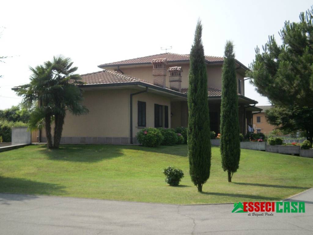 casa indipendente in vendita a Casirate d'Adda
