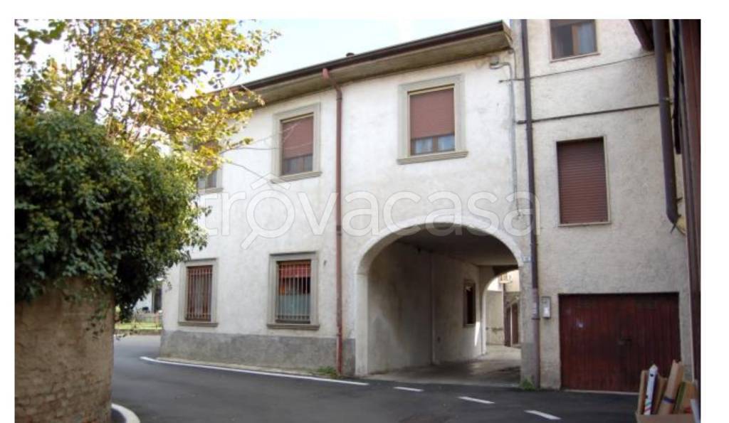 appartamento in vendita a Casirate d'Adda