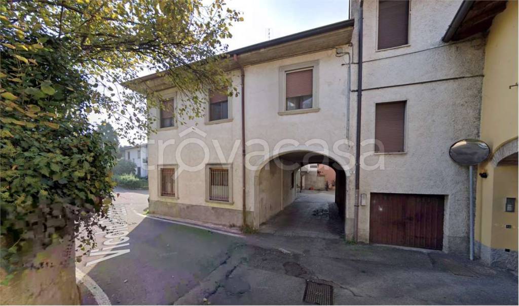 appartamento in vendita a Casirate d'Adda