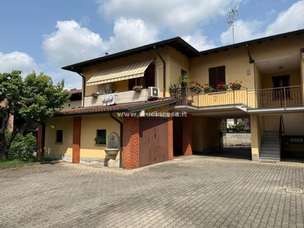 appartamento in vendita a Casirate d'Adda