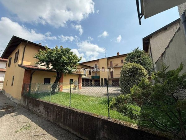 appartamento in vendita a Casirate d'Adda