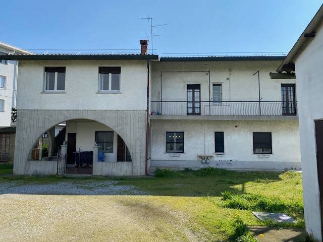 appartamento in vendita a Casirate d'Adda