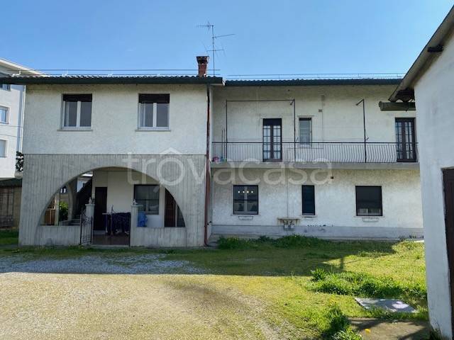 appartamento in vendita a Casirate d'Adda