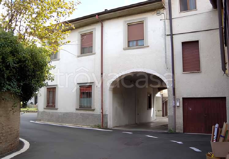 appartamento in vendita a Casirate d'Adda